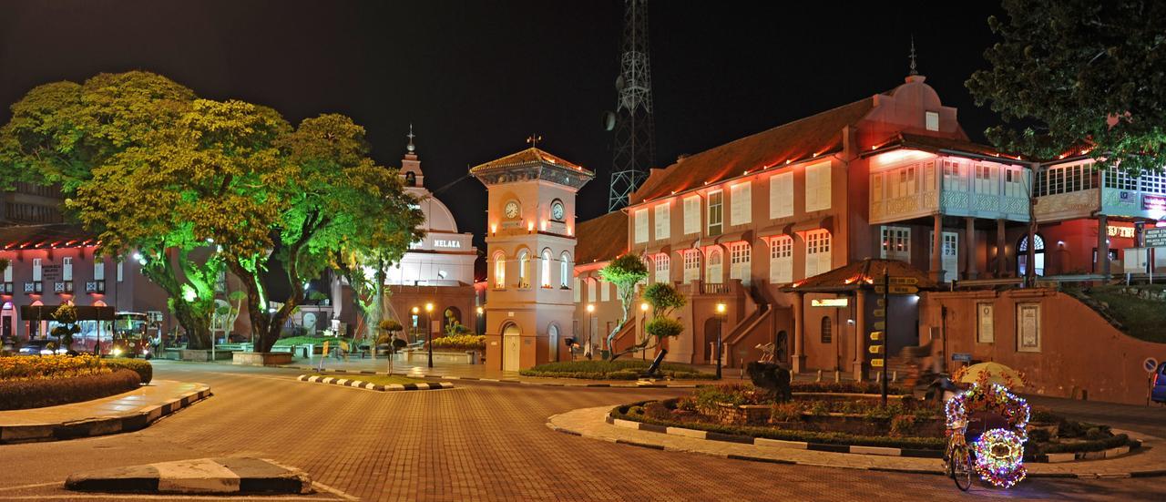 Ibis Melaka Hotel Bagian luar foto
